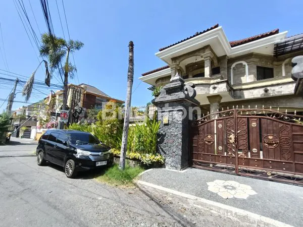 image RUMAH BESAR DAN MEWAH DIKAWASAN PREMIUM RENON (2)