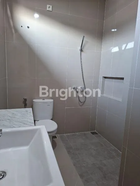 image DISEWAKAN RUMAH BARU GRESS DIAN ISTANA THE WHITE HOUSE (3)