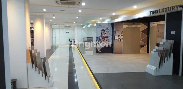 image RUKO PREMIUM 4 LANTAI DI GEMBLONGAN - LOKASI EMAS PUSAT KOTA (5)