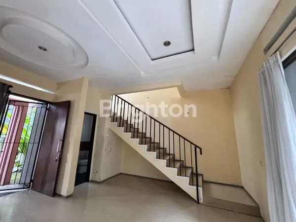 image RUMAH 2 LANTAI SIAP HUNI DI GOLDEN PARK 1 (2)