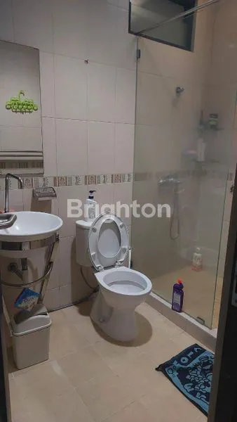 image RUMAH MEWAH 2 LANTAI 5KT DI PULO GADUNG, BEBAS BANJIR (8)