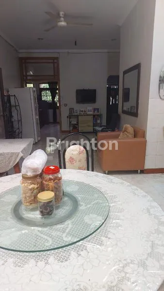 image RUMAH MEWAH 2 LANTAI 5KT DI PULO GADUNG, BEBAS BANJIR (4)