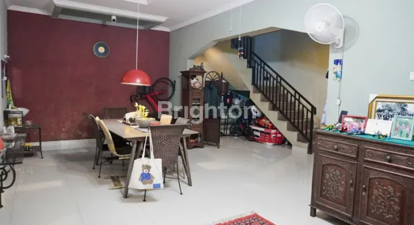 image RUMAH CANTIK SIAP HUNI LOKASI STRATEGIS TEBET (2)