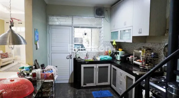 image RUMAH CANTIK SIAP HUNI LOKASI STRATEGIS TEBET (4)