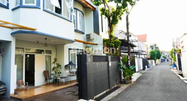 image RUMAH CANTIK SIAP HUNI LOKASI STRATEGIS TEBET (6)
