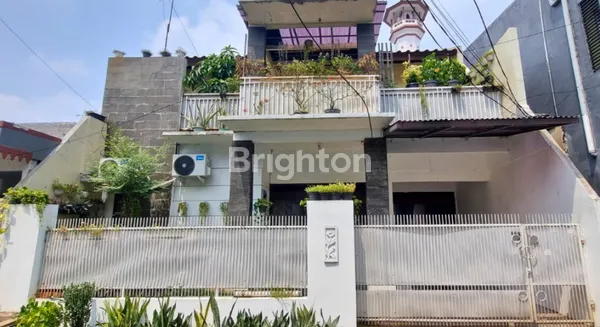 image RUMAH CANTIK SIAP HUNI LOKASI STRATEGIS RAWAMANGUN (1)