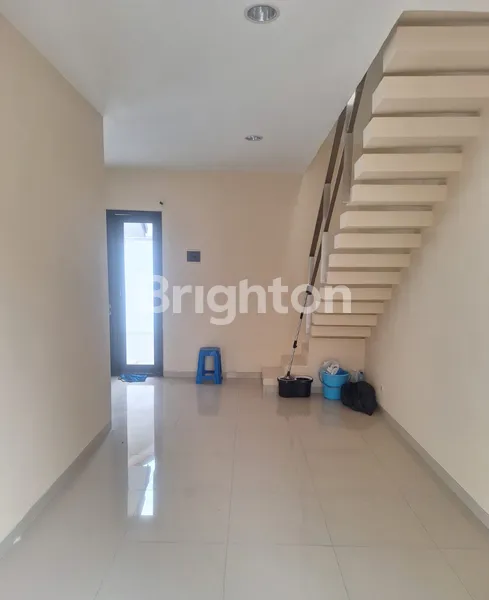 image RUMAH 2 LANTAI DI PANTAI MENTARI (2)