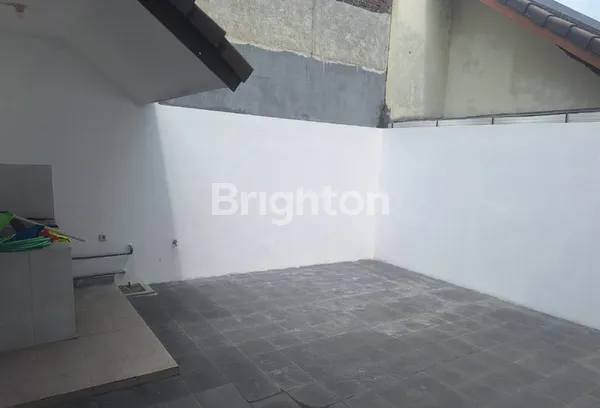 image RUMAH 2 LANTAI DI PANTAI MENTARI (6)