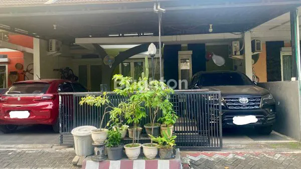 image RUMAH MEWAH SEMI-FURNISHED 4KT DI NATURA RESIDENCE SIDOARJO (8)