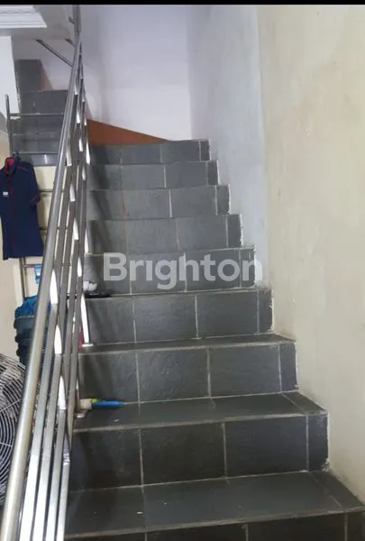 image RUMAH 2.5  LANTAI LOKASI STRATEGIS DIPATAL SENAYAN JAKARTA SELATAN (6)