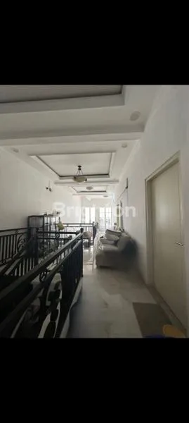 image DIJUAL RUMAH BANGUNAN BARU (2023), JL. RAYA MANYAR, MENUR PUMPUNGAN, KEC. SUKOLILO, SURABAYA (7)