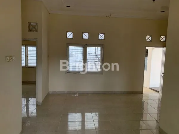 image DISEWAKAN RUMAH DI CLUSTER VILLA NUSA INDAH (3)