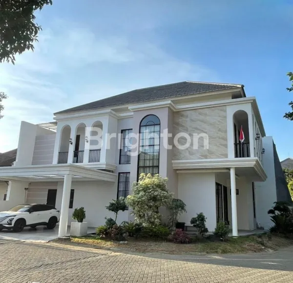 image RUMAH SIAP HUNI FULL FURNISH DI CITRALAND SURABAYA BARAT (1)