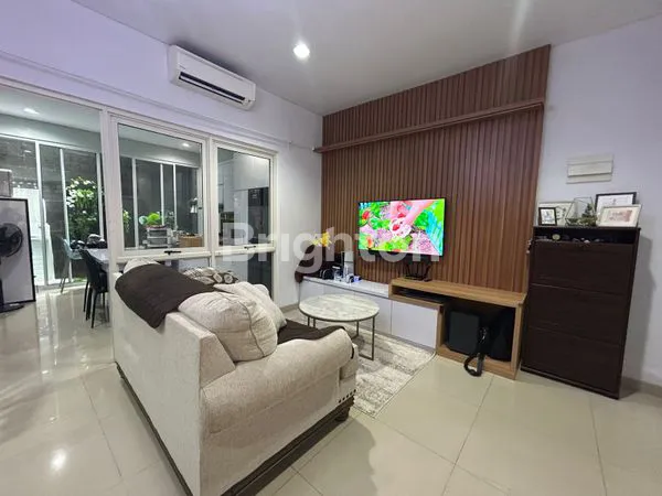 image RUMAH MEWAH 2 LANTAI THE SAVIA BSD - CLUSTER EXCLUSIVE ONE GATE (2)