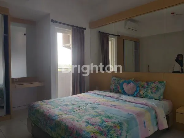 image APARTEMEN STUDIO DEKAT UMS DAN RSO FULL FURNISED DI MENARA ONE PABELAN. (1)
