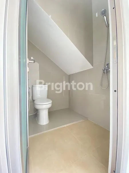 image TERMURAH DIKELASNYA, DIJUAL RUMAH 2 LANTAI GREENLAND MENGANTI (4)