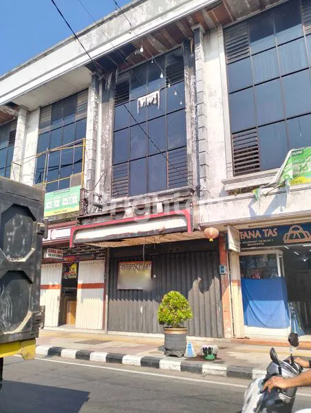 image RUKO 3 LANTAI STRATEGIS DI JL. RAYA MOJOPAHIT PUSAT KOTA MOJOKERTO (1)