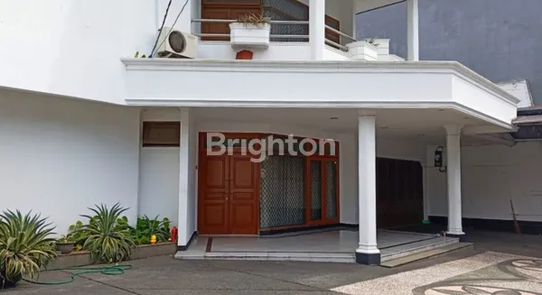 image RUMAH LUAS DENGAN KOLAM RENANG LOKASI STRATEGIS PANCORAN JAKARTA SELATAN (2)