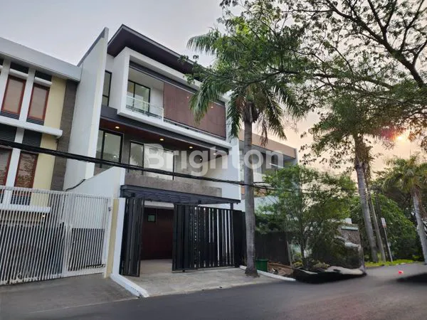 image RUMAH BARU 3 LANTAI DI JALAN BOULEVARD UTAMA CITRA 2-EXT (1)