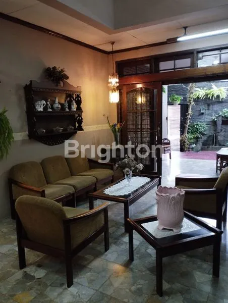 image RUMAH MEWAH 2 LANTAI DI PASAR KLIWON SOLO - 6KT, SHM, 500M² (2)