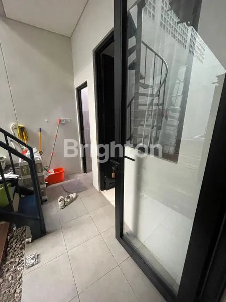 image DIJUAL 1 UNIT RUMAH MEWAH DAN SIAP HUNI YANG LOKASINYA DI CLUSTER EMILY SUMMARECON BANDUNG (5)