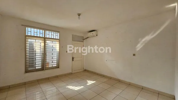 image DIJUAL RUMAH RENO 2,5LANTAI DI KELAPA GADING, JAKARTA UTARA  (2)