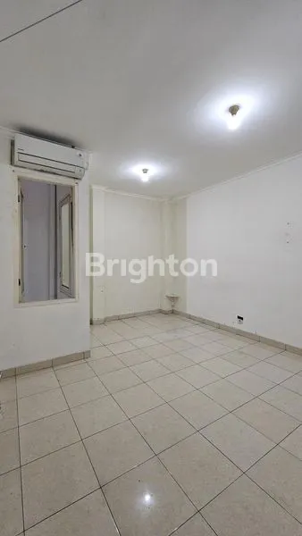 image DIJUAL RUMAH RENO 2,5LANTAI DI KELAPA GADING, JAKARTA UTARA  (1)