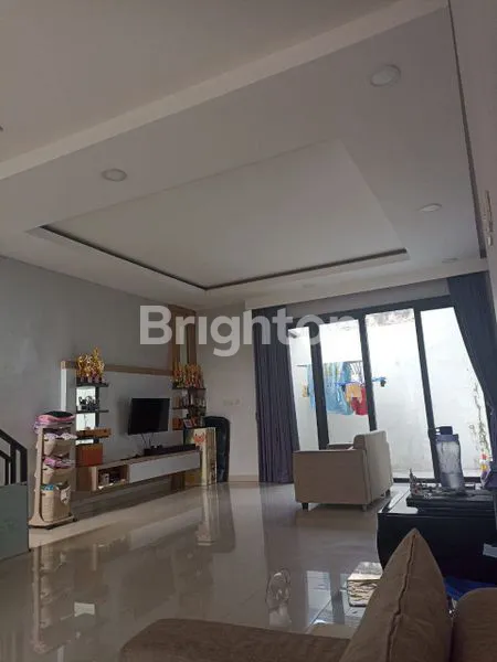 image DIJUAL SEMI FURNISH 1 UNIT RUMAH MINIMALIS 2 LANTAI DAN SIAP HUNI YANG LOKASINYA DI KOMPLEK TAΜΑΝ ΚΟΡΟ ΚΑΤΑPANG, BANDUNG SELATAN (2)