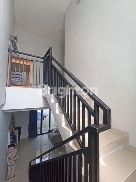 image DIJUAL SEMI FURNISH 1 UNIT RUMAH MINIMALIS 2 LANTAI DAN SIAP HUNI YANG LOKASINYA DI KOMPLEK TAΜΑΝ ΚΟΡΟ ΚΑΤΑPANG, BANDUNG SELATAN (3)