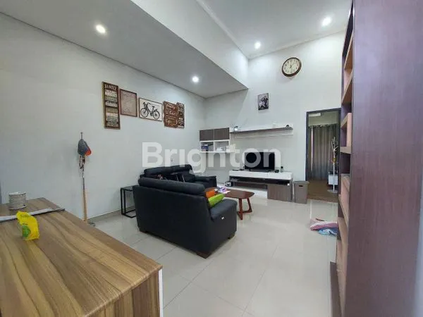 image DIJUAL 1 UNIT RUMAH MINIMALIS 1 LANTAI & SIAP HUNI YANG LOKASINYA DI DALAM CLUSTER DI DAERAH KOPO, HANYA 5 MENIT KE MIKO MALL (2)