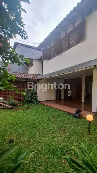 image RUMAH SIAP HUNI ADA GUDANG & PANTRY DAERAH BINTARO JAYA SEKTOR 1, JAKARTA SELATAN (3)