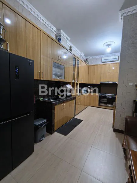 image RUMAH MEWAH 2.5 LANTAI DI CENGKARENG INDAH (6)