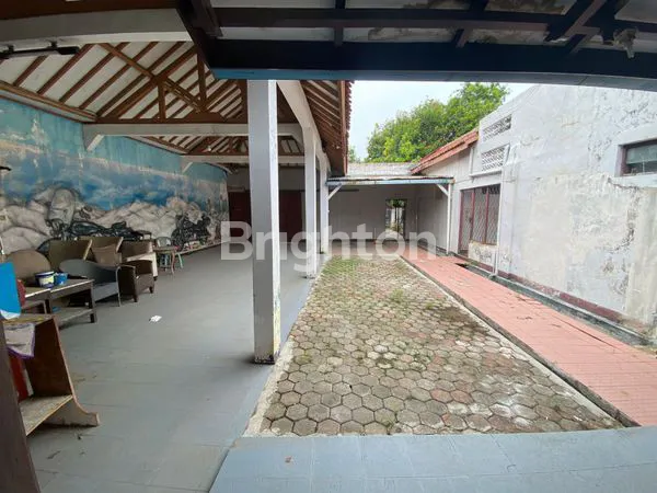 image RUMAH KOKOH & LUAS, LOKASI STRATEGIS! IDEAL UNTUK TEMPAT USAHA & HUNIAN (4)
