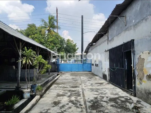 image GUDANG LAMA BUTUH RENOV DI PINGGIR JALAN RAYA DAANMOGOT, JAKARTA BARAT (KODE RMRG 280) (5)