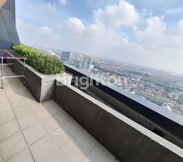 image DIJUAL APARTEMEN THE PEAK DIATAS TUNJUNGAN PLAZA  (5)