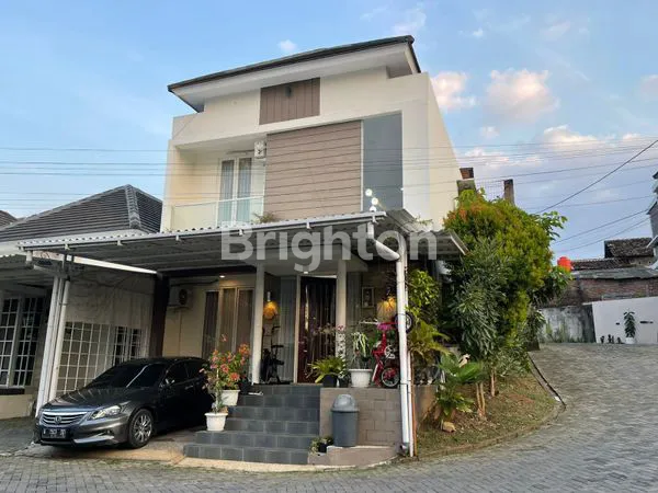 image RUMAH HOOK MODERN 2 LANTAI SIAP HUNI PERUMAHAN ELANG TEMBALANG (1)