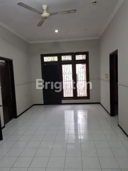 image RUMAH STRATEGIS DI GRAHA SAMPURNA SURABAYA (8)