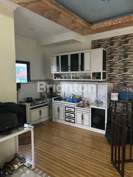 image RUMAH TOKO SIAP HUNI LOKASI DI PINGGIR JALAN RAMAI COCOK UNTUK USAHA, BISNIS DAN INVESTASI DI JATICEMPAKA, PONDOK GEDE, BEKASI (2)