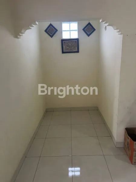 image RUMAH TOKO SIAP HUNI LOKASI DI PINGGIR JALAN RAMAI COCOK UNTUK USAHA, BISNIS DAN INVESTASI DI JATICEMPAKA, PONDOK GEDE, BEKASI (5)