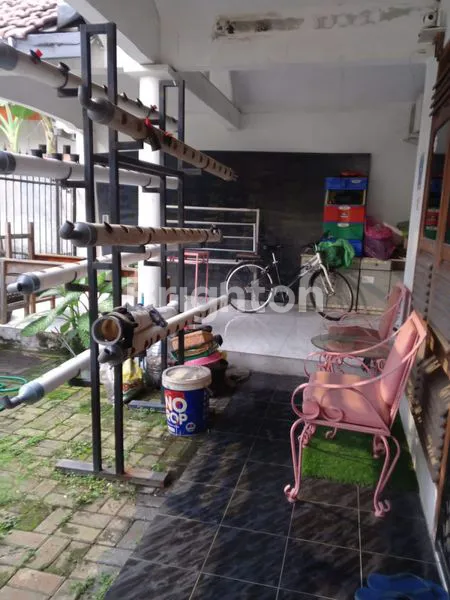 image RUMAH DI PERUMAHAN KETINTANG SURABAYA (2)