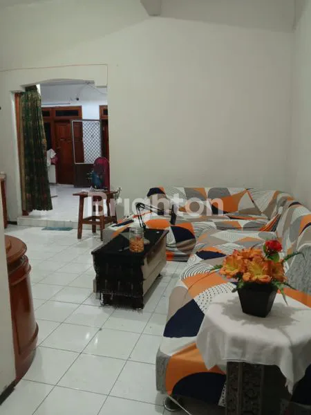 image RUMAH DI PERUMAHAN KETINTANG SURABAYA (4)