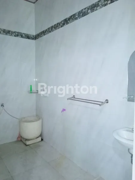 image RUMAH 2 LANTAI, LUAS DAN STRATEGIS DI CIPUTAT (6)