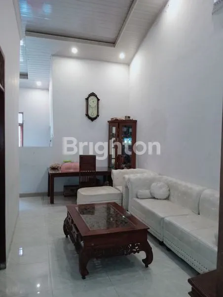 image RUMAH 2 LANTAI, LUAS DAN STRATEGIS DI CIPUTAT (3)