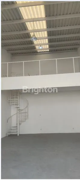 image GUDANG TRITAN HUB SIAP PAKAI, TIPE MEZZANINE, COCOK UNTUK UMKM (2)