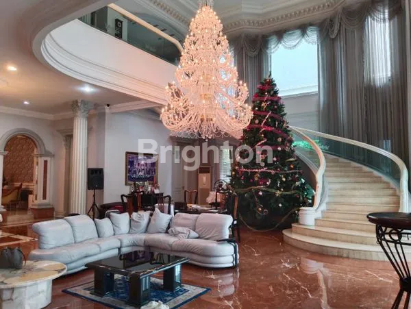 image RUMAH MEWAH DALAM KOMPLEK ELITE SUNTER ONE GATE SISTEM ROW 2 MOBIL LT 2000M² JAKARTA UTARA (2)