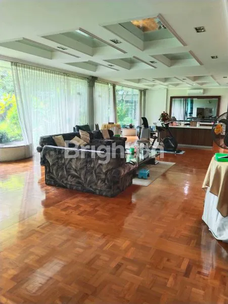 image RUMAH MEWAH DALAM KOMPLEK ELITE SUNTER ONE GATE SISTEM ROW 2 MOBIL LT 2000M² JAKARTA UTARA (3)