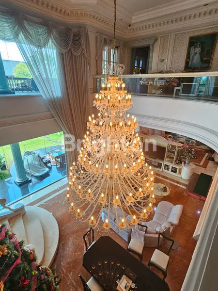 image RUMAH MEWAH DALAM KOMPLEK ELITE SUNTER ONE GATE SISTEM ROW 2 MOBIL LT 2000M² JAKARTA UTARA (6)