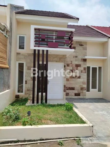 image RUMAH 2 LANTAI MINIMALIS DAERAH JUNREJO KOTA BATU (1)