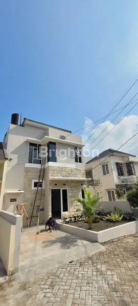 image RUMAH 2 LANTAI MINIMALIS DAERAH JUNREJO KOTA BATU (4)