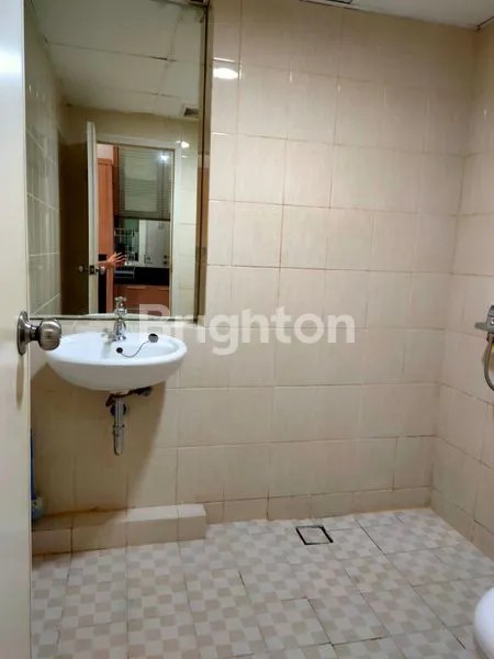 image APARTEMEN UC TOWER BERKELEY SEBELAH DENVER CORNELL  DEKAT HOKKY GWALK (5)